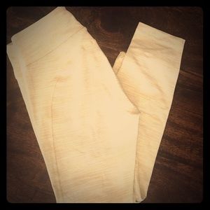 Women’s 3/4 length Outdoor Voices Leggings - M